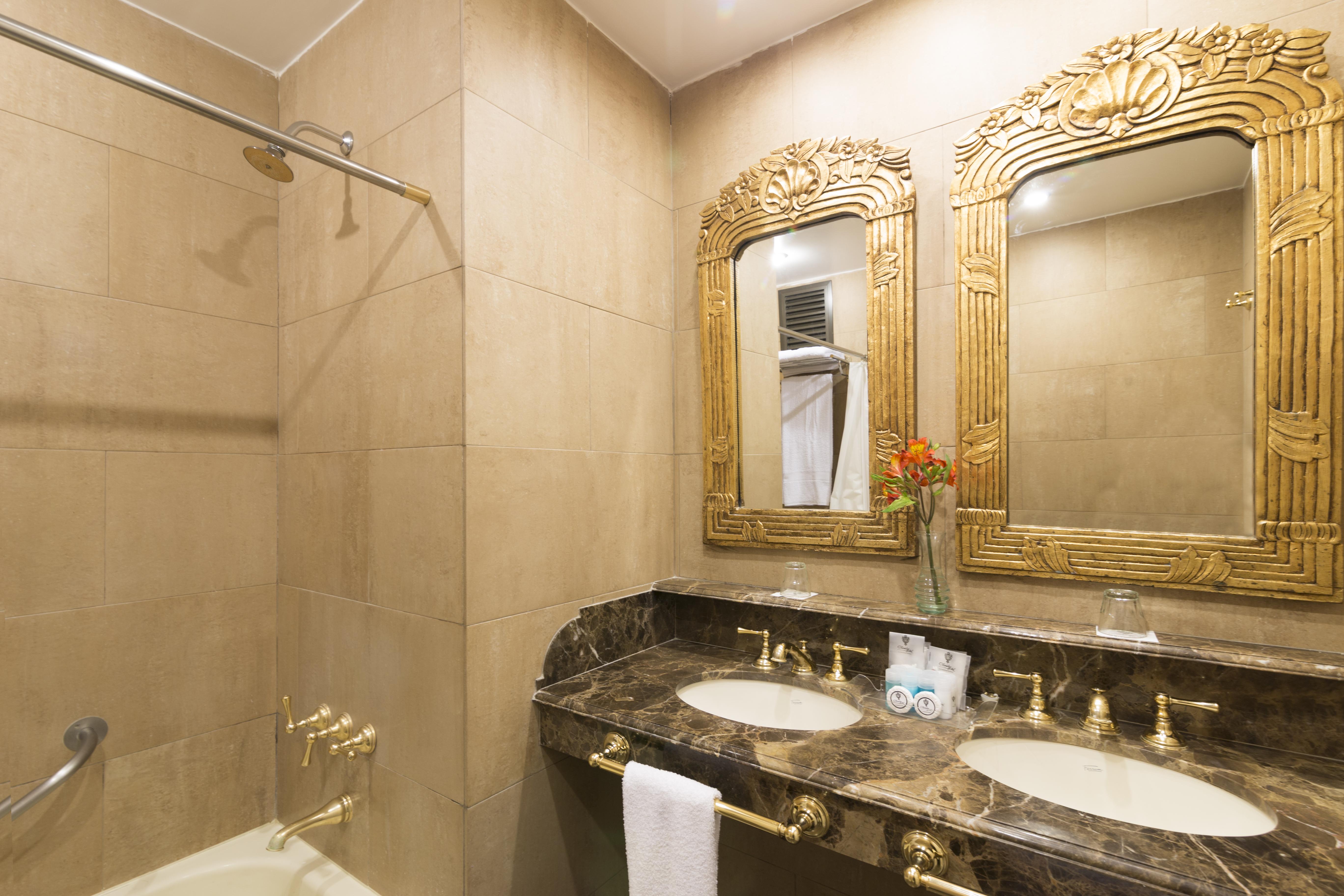 Claridge Hotel Buenos Aires Exterior photo Bathroom