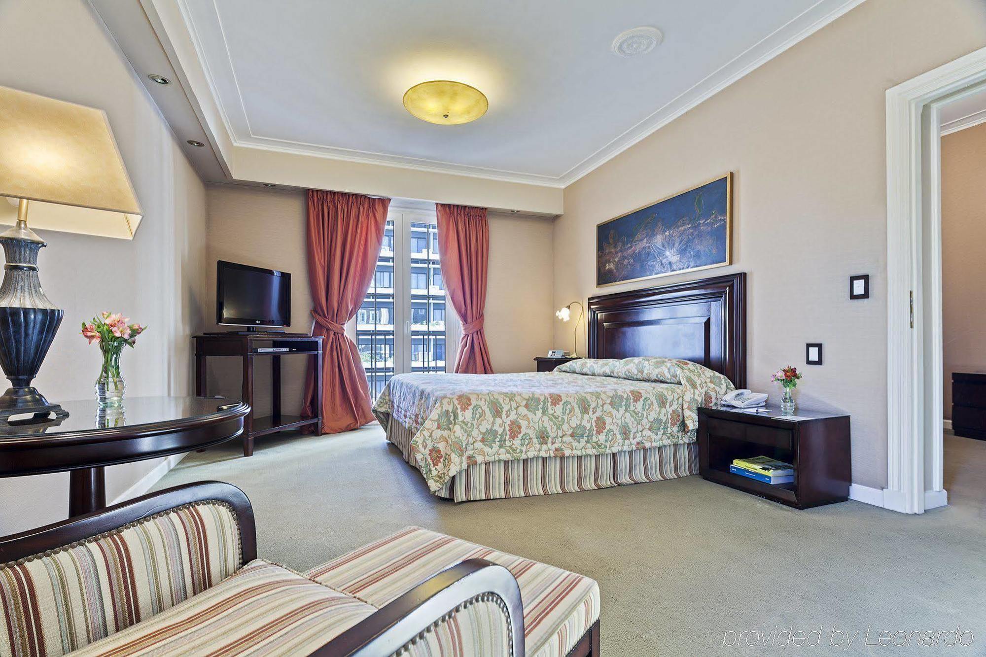 Claridge Hotel Buenos Aires Exterior photo A room at the hotel