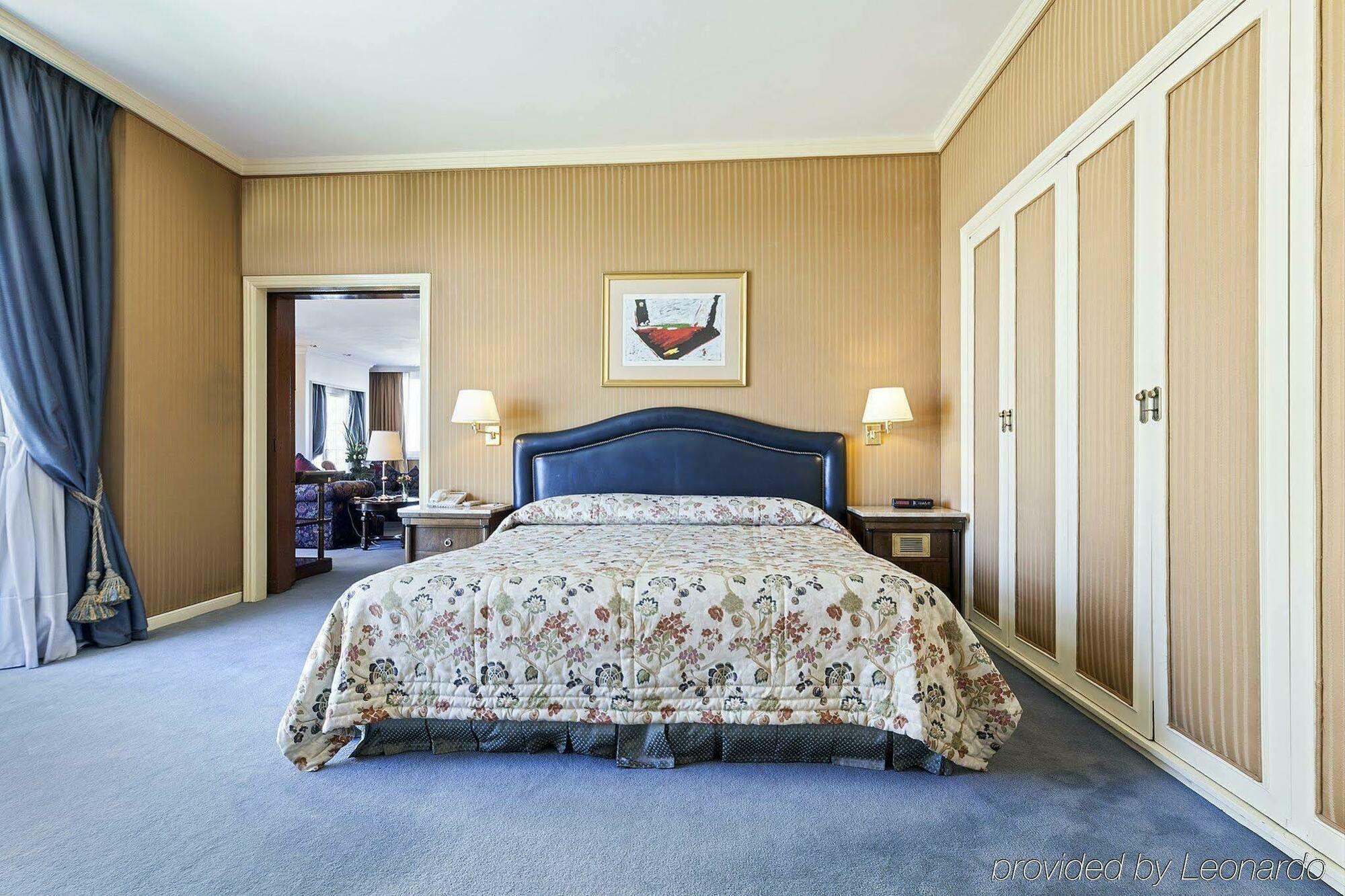 Claridge Hotel Buenos Aires Exterior photo A bedroom at the hotel