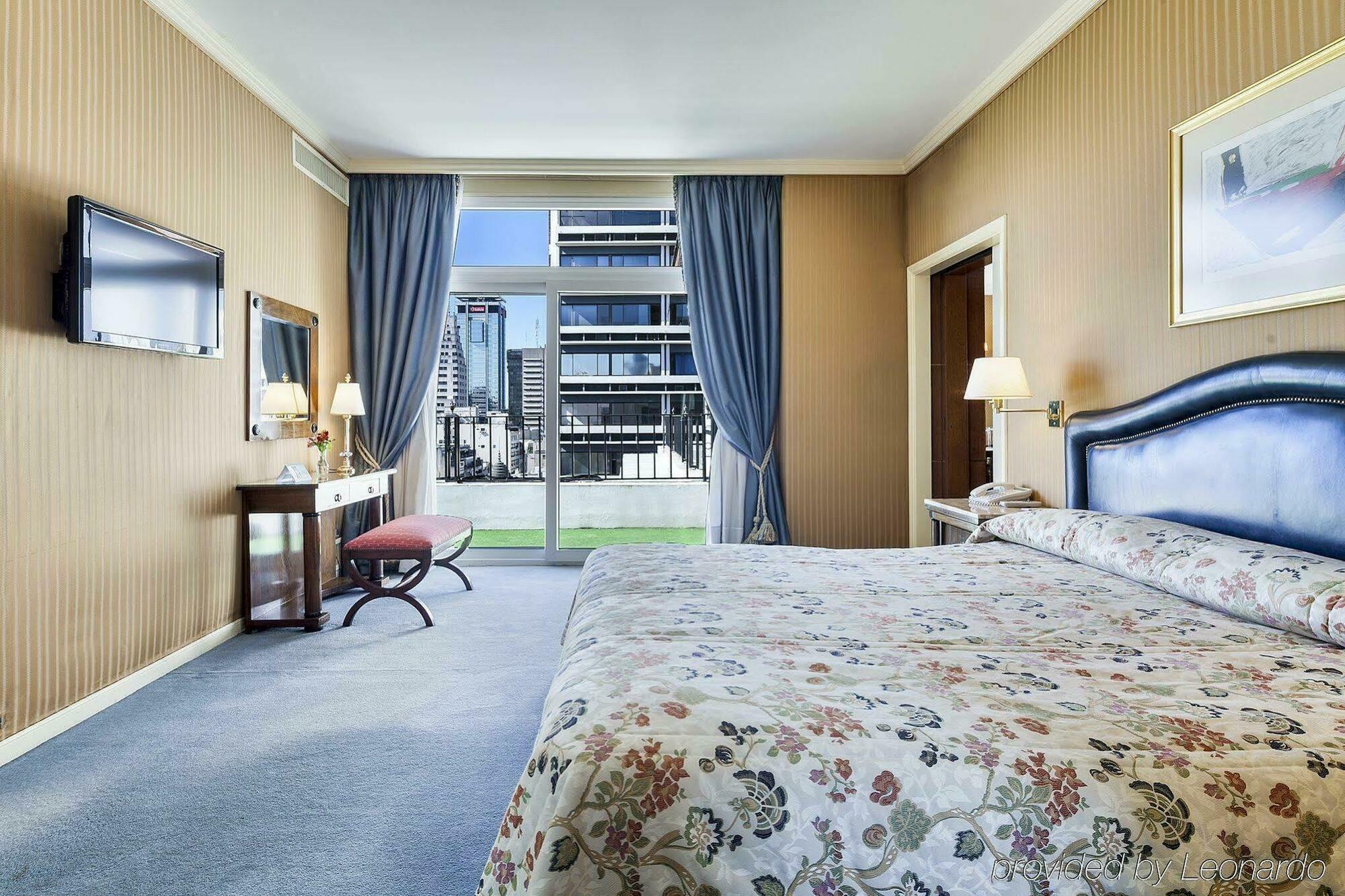 Claridge Hotel Buenos Aires Exterior photo A room at the hotel